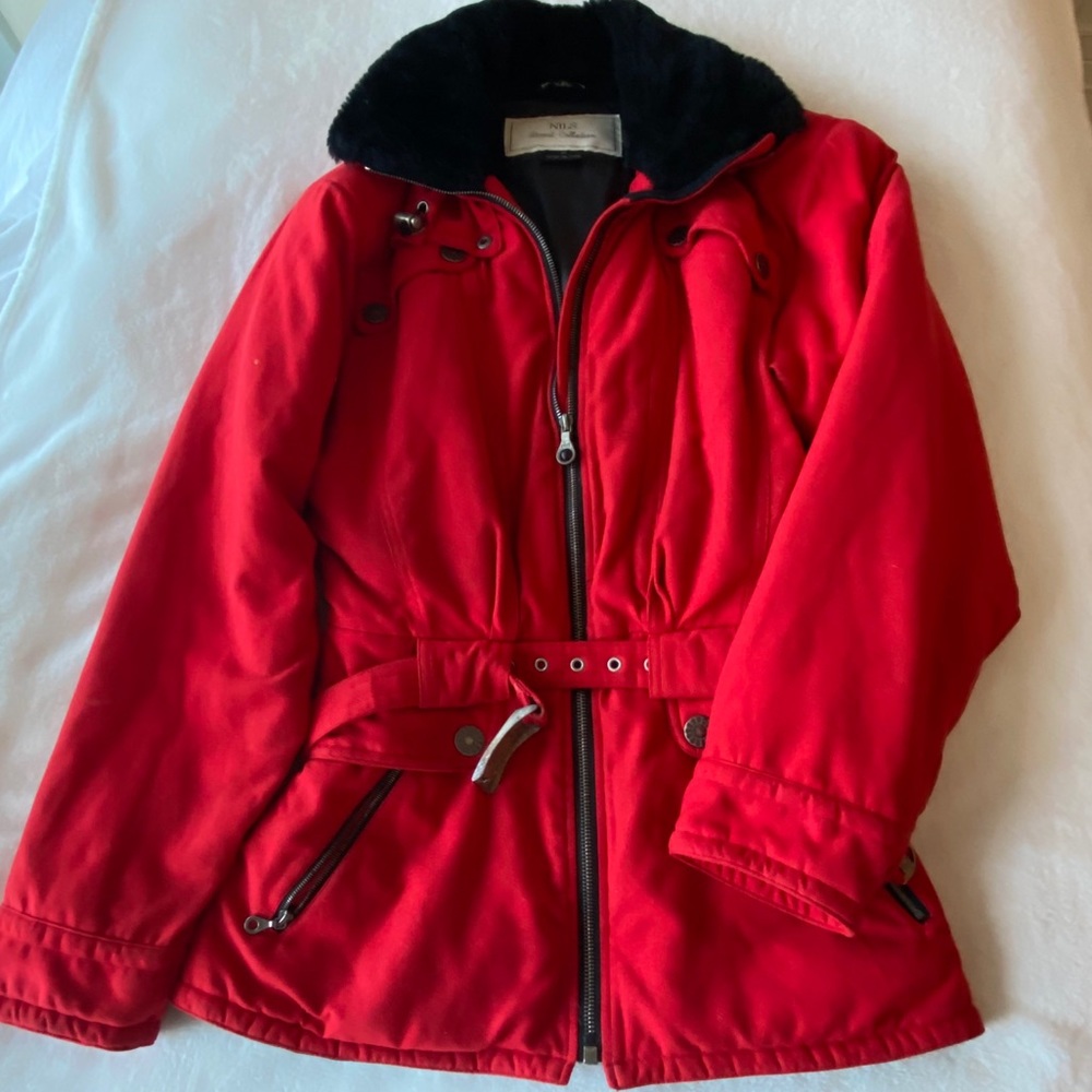 Nils resort collection red jacket with belt